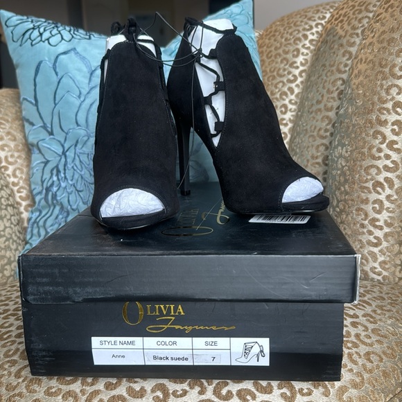 NWT/NIB Olivia Ferragamo “Anne” black faux suede lace up stiletto open toe heel - Picture 11 of 11